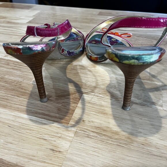 Beverly Feldman Pink Patent Leather Bow detail Strappy Sandal 10 - Picture 4 of 7